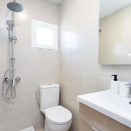 Ohana Townhouse * Арона
